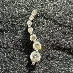 Sparkling Graduated Diamond Drop Pendant Necklace - 14 KT white gold